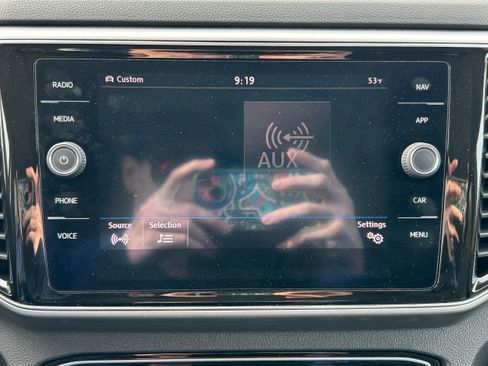 Used 2019 Volkswagen Atlas SEL Premium image 9