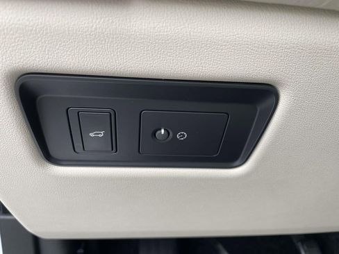 Used 2021 Land Rover Range Rover Westminster Edition image 21