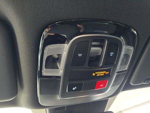 Used 2025 Hyundai Santa Cruz Limited image 37