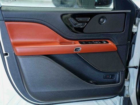 Used 2025 Lincoln Aviator Reserve w/ Jet Appearance Package image 17