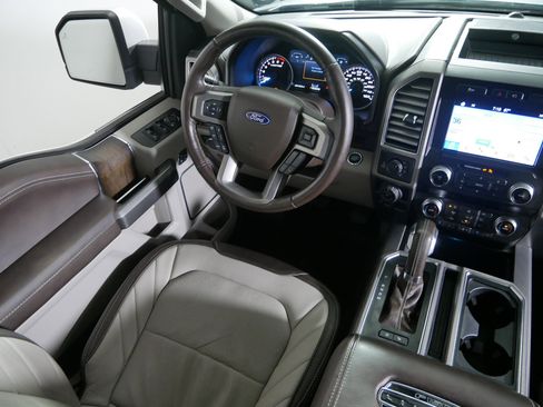 Used 2019 Ford F150 Limited w/ Trailer Tow Package image 9