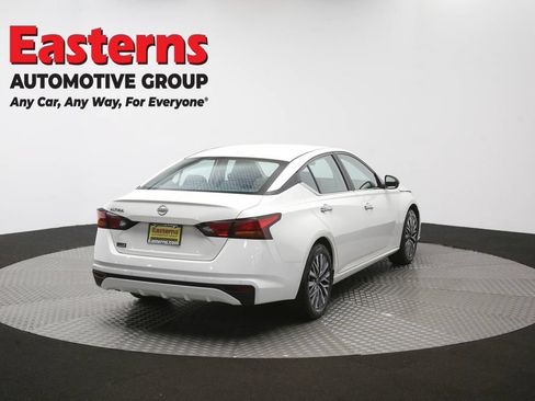 Used 2025 Nissan Altima 2.5 SV FWD image 37