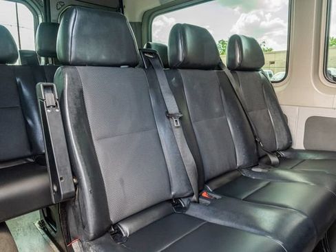 Used 2016 Mercedes-Benz Sprinter 2500 image 33