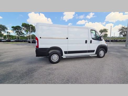 Used 2025 RAM ProMaster 2500 w/ U-Haul Equipment Group FWD image 38
