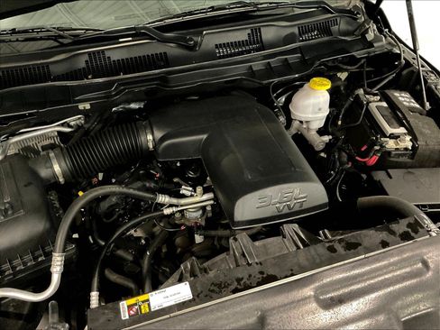 Used 2024 RAM 1500 Classic SLT AWD/4WD image 29