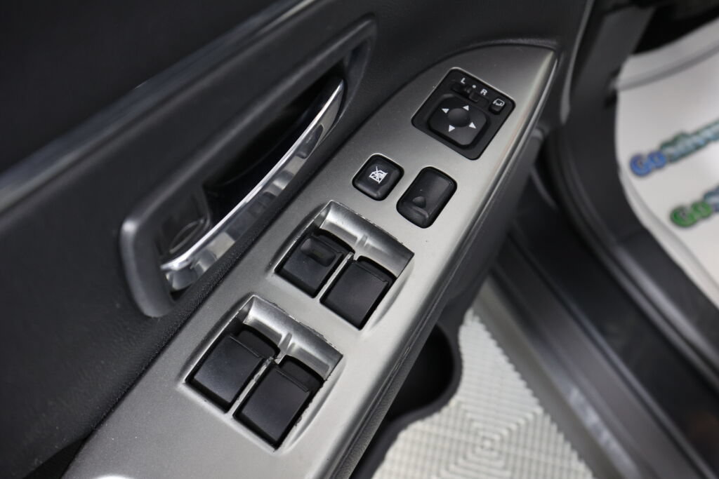 Used 2021 Mitsubishi Outlander Sport SE FWD image 31