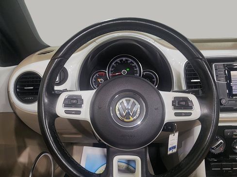 Used 2019 Volkswagen Beetle 2.0T S FWD image 15