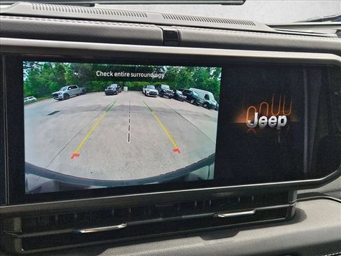 Used 2024 Jeep Wrangler Unlimited Sahara AWD/4WD image 13