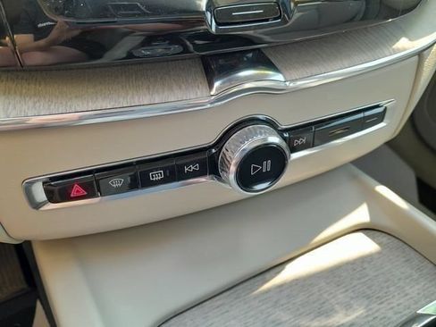 Used 2021 Volvo XC60 T8 Inscription w/ Advanced Package AWD/4WD image 24