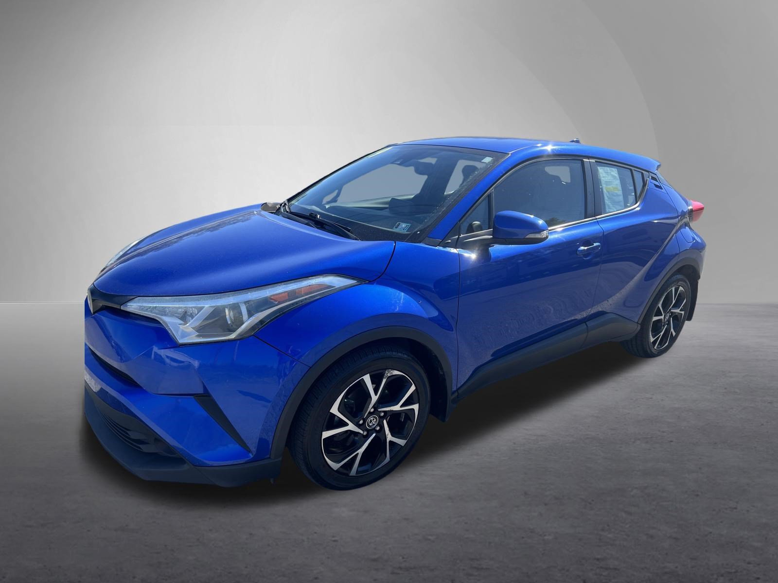 Used 2019 Toyota C-HR XLE FWD image 8