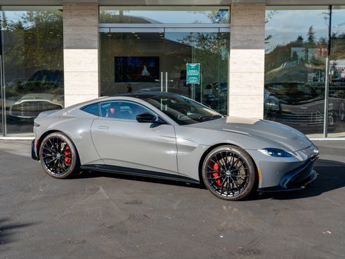 Used 2023 Aston Martin V8 Vantage Coupe image 48