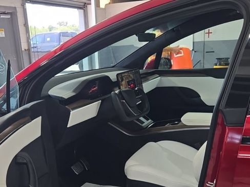 Used 2023 Tesla Model X AWD/4WD image 2