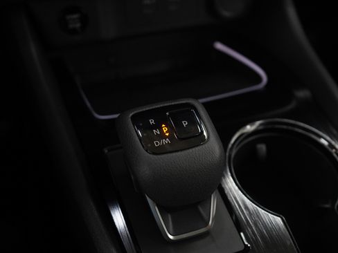 Used 2025 Nissan Rogue SL image 24