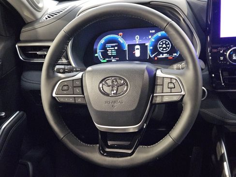 New 2026 Toyota Highlander Limited AWD/4WD image 15