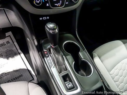 Used 2020 Chevrolet Equinox LS w/ LS Convenience Package image 24