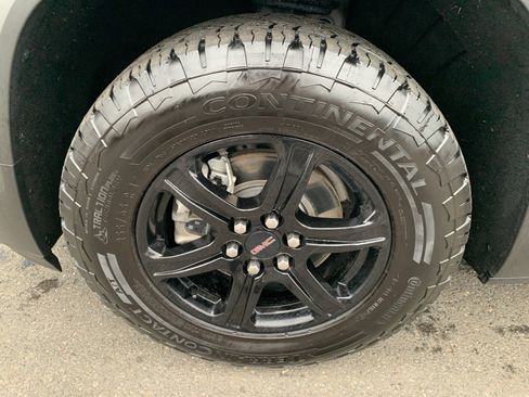 Used 2021 GMC Acadia AT4 image 9