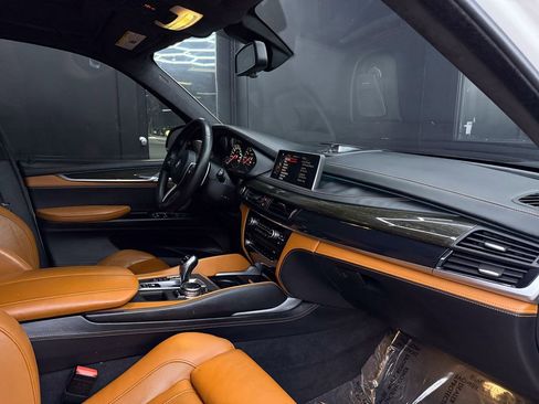 Used 2015 BMW X5 M image 26