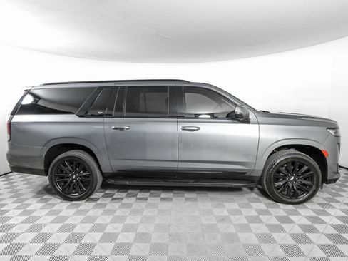 Used 2021 Cadillac Escalade ESV Sport Platinum image 4