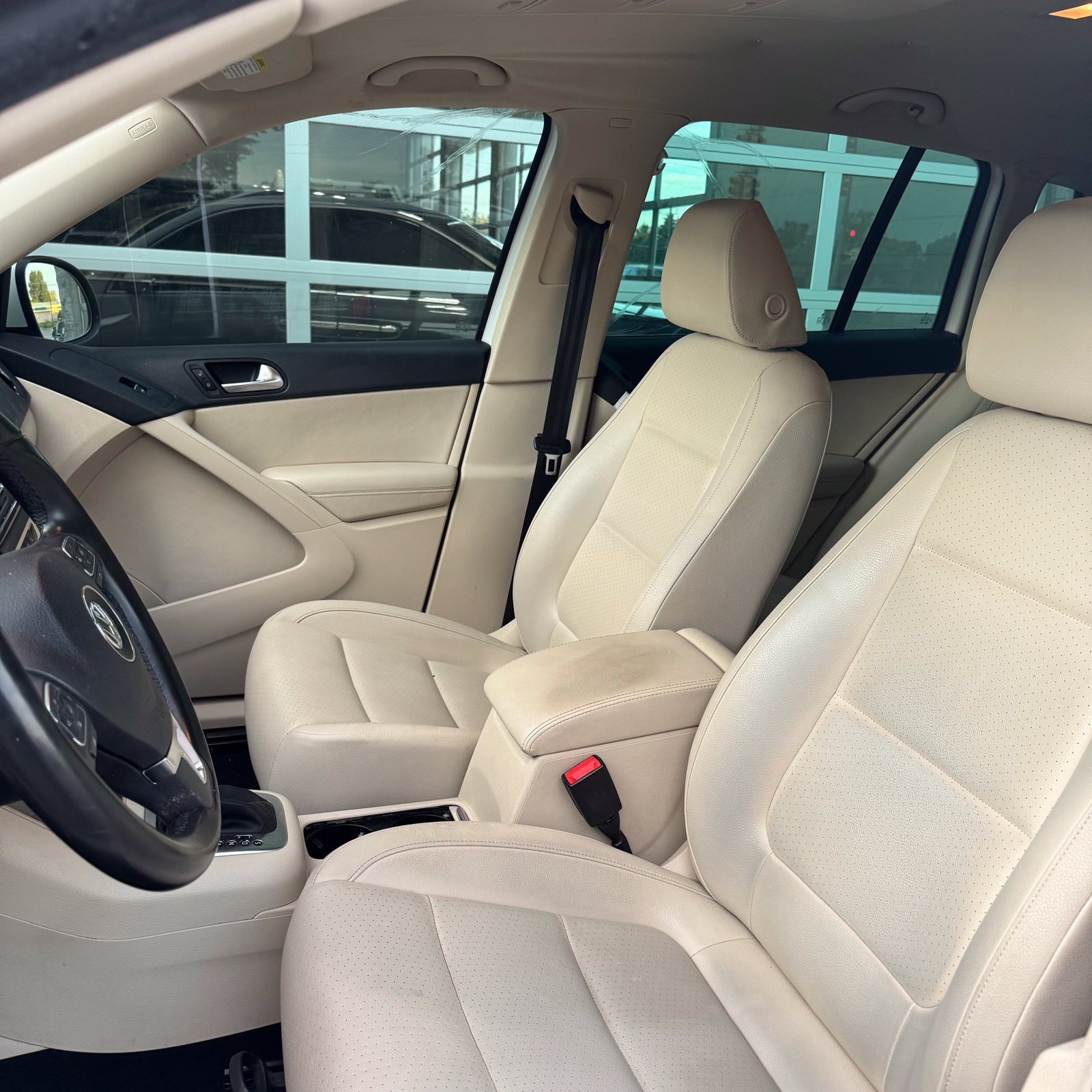 Used 2013 Volkswagen Tiguan S FWD image 9