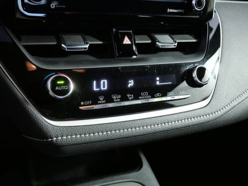 Used 2021 Toyota Corolla SE FWD image 20