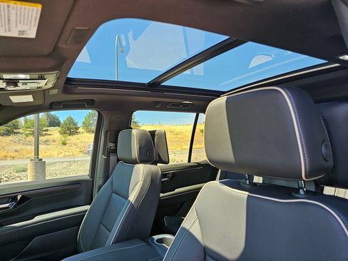 Certified 2026 Chevrolet Tahoe Premier AWD/4WD image 31