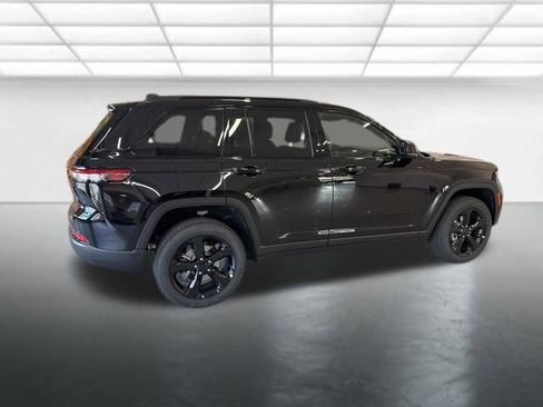 New 2025 Jeep Grand Cherokee Altitude image 7