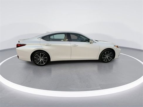 Used 2024 Lexus ES 300h w/ Premium Package image 9