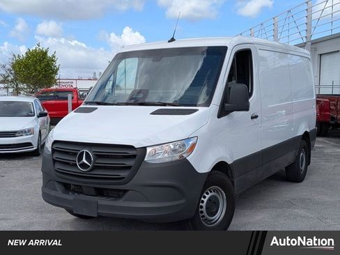 Used 2025 Mercedes-Benz Sprinter 2500 image 1