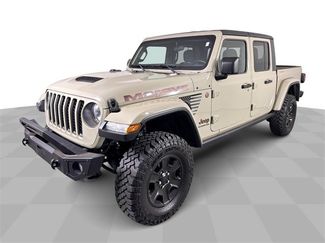 Used 2020 Jeep Gladiator Mojave w/ Cold Weather Group video 1