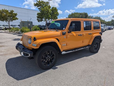 Used 2021 Jeep Wrangler Unlimited Sahara w/ Safety Group AWD/4WD image 8