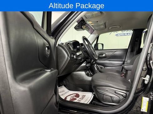 Used 2017 Jeep Renegade Altitude AWD/4WD image 12