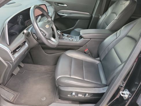 Used 2024 Cadillac XT4 Premium Luxury AWD/4WD image 5