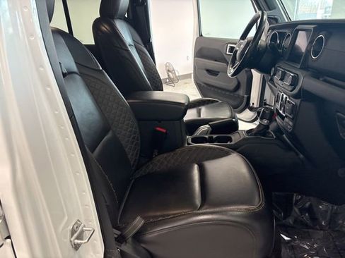 Used 2021 Jeep Wrangler Unlimited Sahara image 21