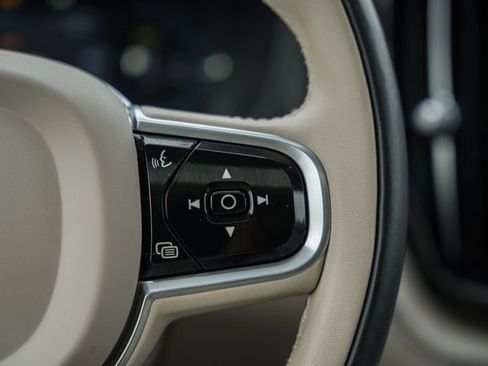 Used 2022 Volvo XC60 T8 Inscription w/ Advanced Package image 27