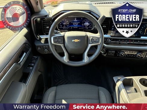 Used 2025 Chevrolet Silverado 1500 LT w/ Z71 Off-Road Package AWD/4WD image 14