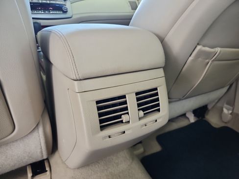 Used 2011 Toyota Avalon FWD image 20