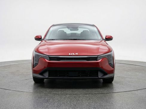 Used 2025 Kia K4 LXS image 2