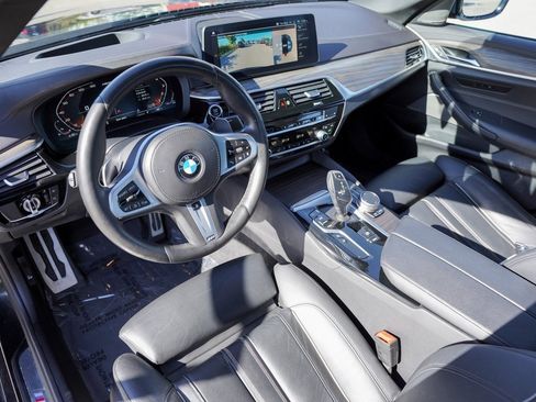 Used 2021 BMW M550i xDrive image 17