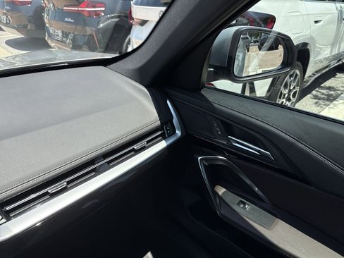 Used 2025 BMW X1 xDrive28i AWD/4WD image 18