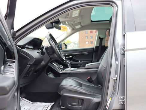 Used 2020 Land Rover Range Rover Evoque S image 11