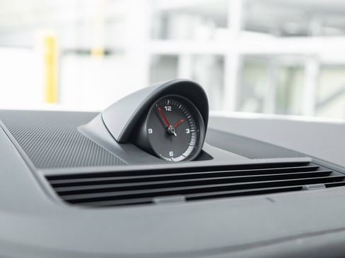 Certified 2023 Porsche Panamera 4 Platinum Edition image 24