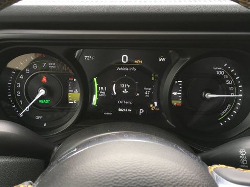 Used 2024 Jeep Wrangler Unlimited Sahara AWD/4WD image 2