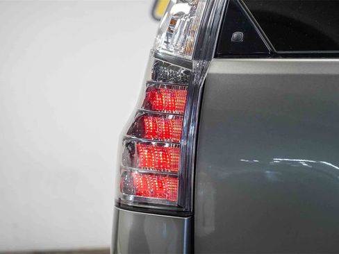 Certified 2023 Lexus GX 460 Premium image 11