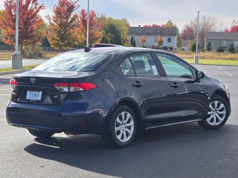 Used 2022 Toyota Corolla LE image 9