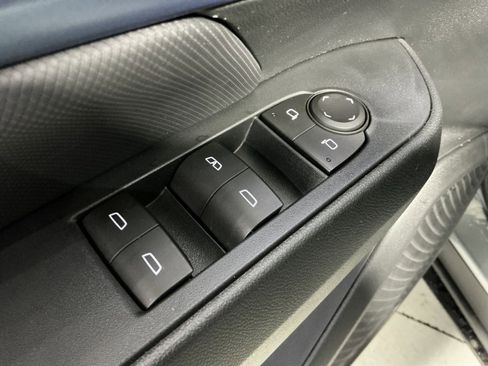 New 2026 Chevrolet Equinox EV LT image 23