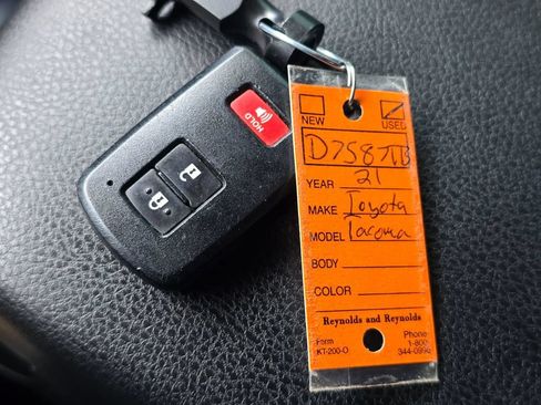 Used 2021 Toyota Tacoma TRD Sport AWD/4WD image 34