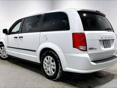 Used 2017 Dodge Grand Caravan SE w/ UConnect Hands-Free Group