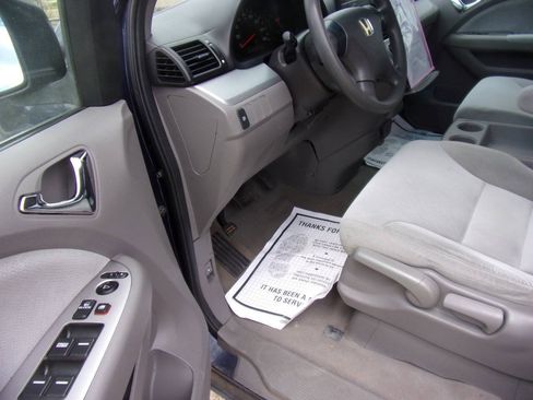 Used 2010 Honda Odyssey LX image 2