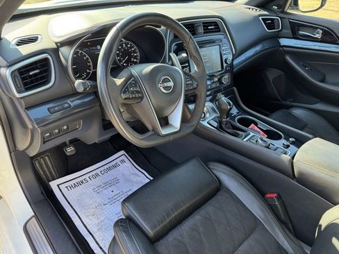 Used 2023 Nissan Maxima SR w/ Sport Mat Group image 16