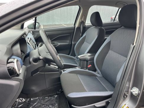 Used 2025 Nissan Versa SV FWD image 34
